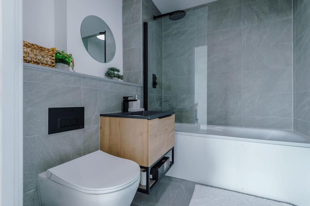 Stunning 2-Bed Premium Apartment - Free Wi-Fi Preston  Buitenkant foto