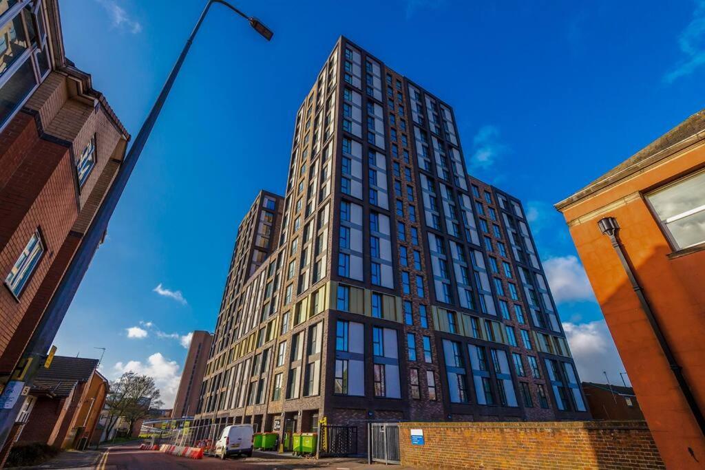 Stunning 2-Bed Premium Apartment - Free Wi-Fi Preston  Buitenkant foto