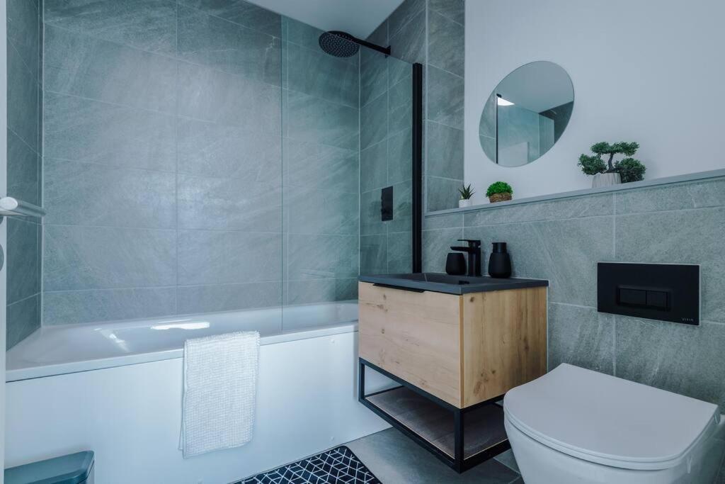 Stunning 2-Bed Premium Apartment - Free Wi-Fi Preston  Buitenkant foto